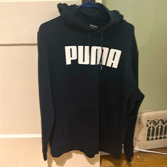 Puma sweater hoodie 🐈‍⬛ - Picture 1 of 2